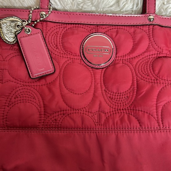 COACH WOMEN'S PINK QUILTED STITCH SIGNATURE NYLON/LEATHER TOTE/SHOULDER BAG - Picture 2 of 12